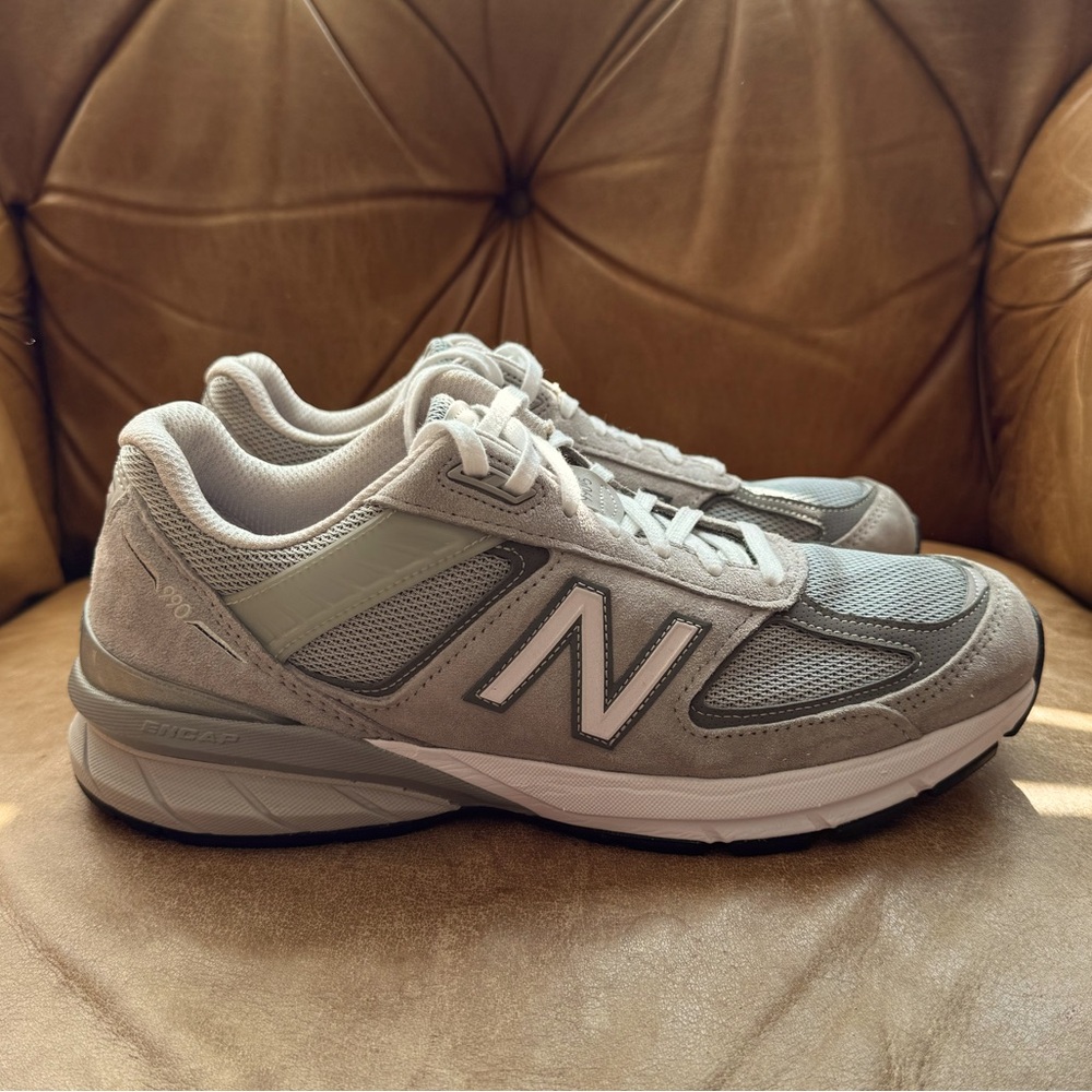 New Balance 990v5